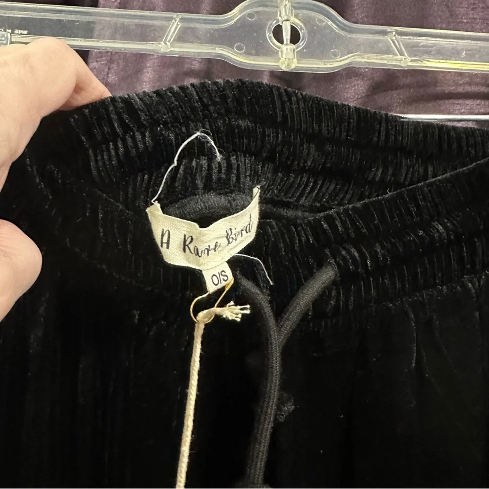 New A Rare Bird black velvet pants with pearls O/S - Picture 2 of 7